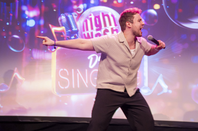 Was für eine Premiere! NightWash - Das Sing Ding. Der Auftakt